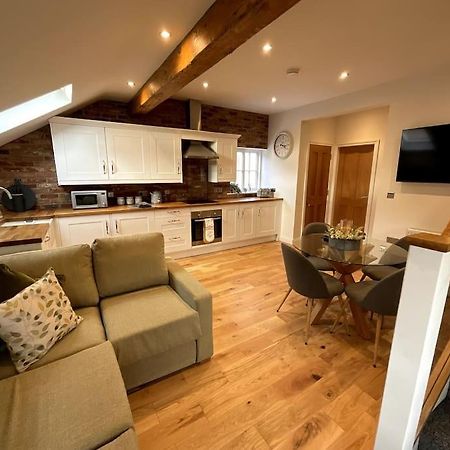 Apt D In Old Grade 2 Converted Farmhouse Market Weighton Exteriér fotografie