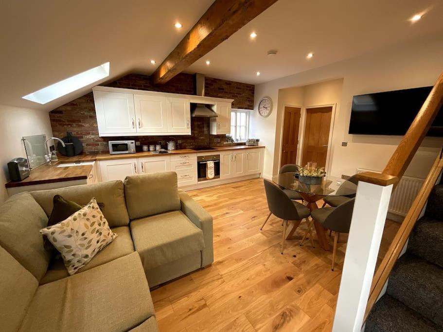 Apt D In Old Grade 2 Converted Farmhouse Market Weighton Exteriér fotografie